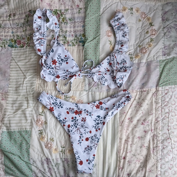 Zaful floral ruffle bikini - Picture 5 of 5